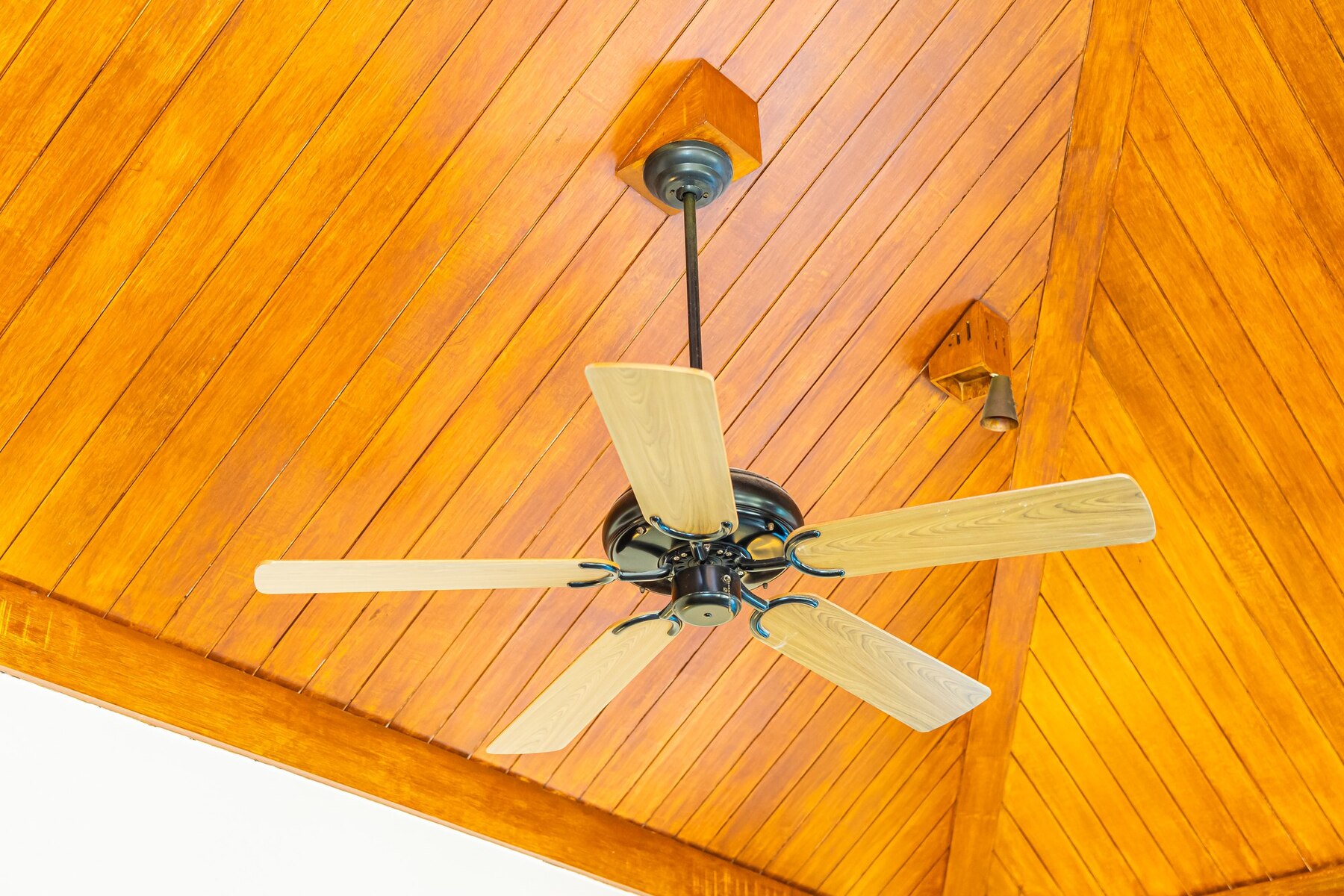 fixing-why-ceiling-fan-making-clicking-noise-dave-burroughs