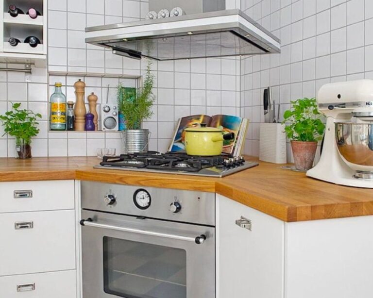 corner-stove-in-small-kitchen-pros-cons-dave-burroughs